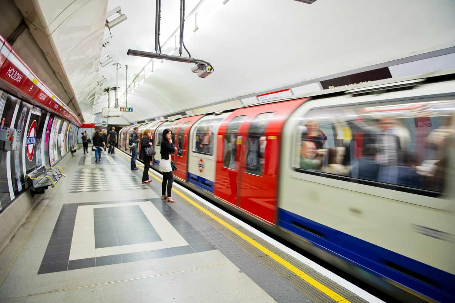Chinese Crypto Investment Firm Asked to Remove London Underground Ads 1