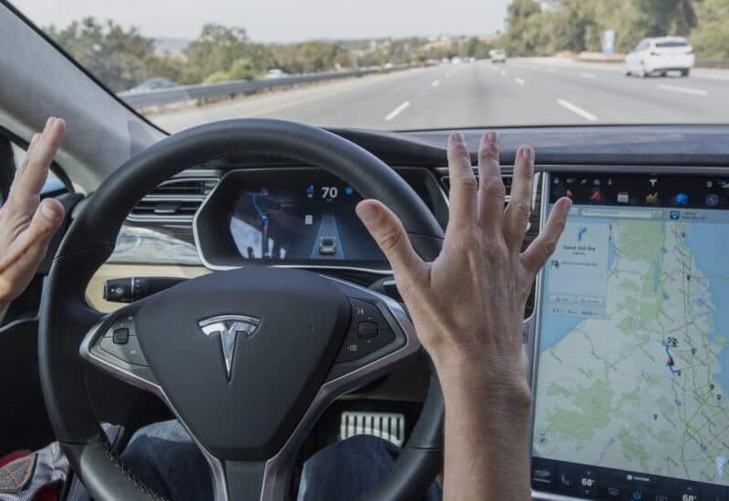 Driver killed in Tesla Autopilot crash was playing smartphone game at the time 1