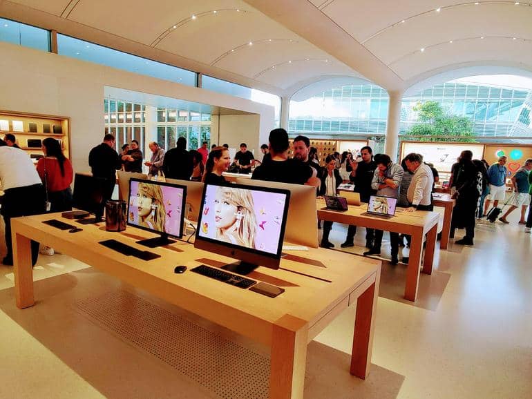 Apple closes its retail stores outside Greater China until March 27 1