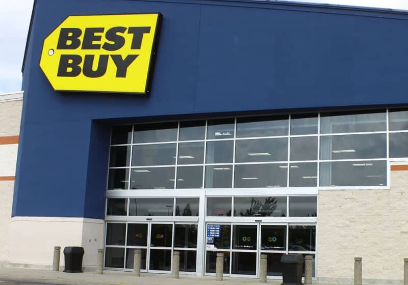 Best Buy employees will bring your purchase out to your car 1