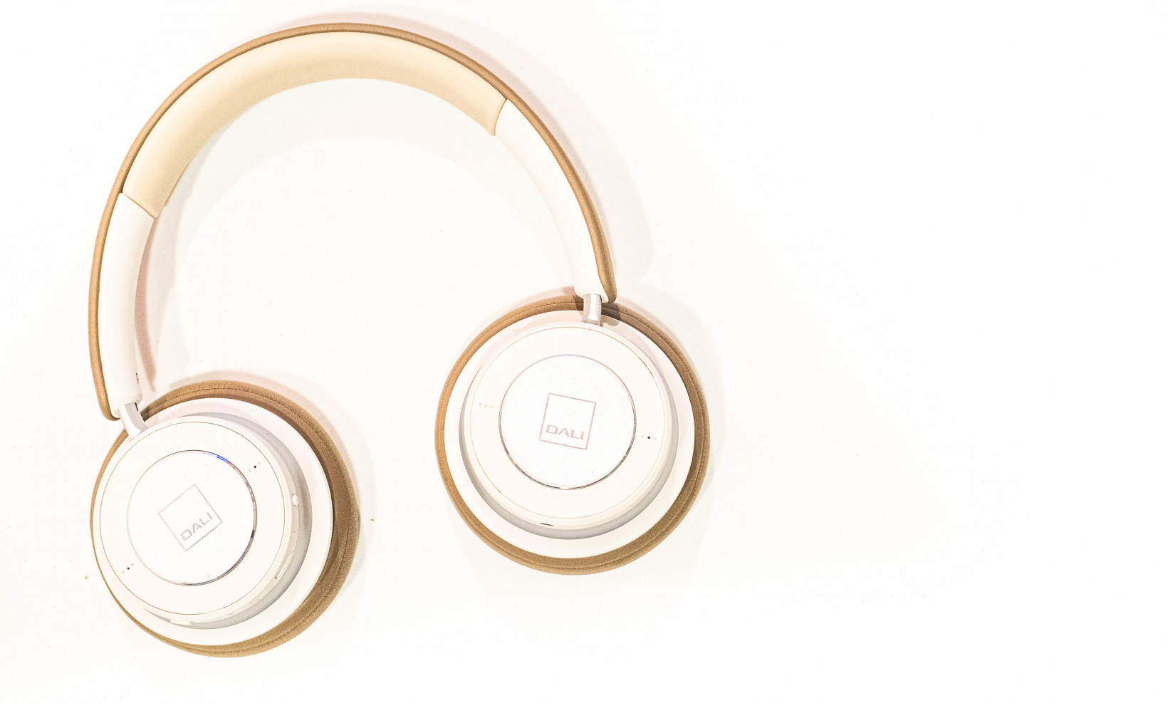 Review: Dali’s IO-6 are a new contender for best noise-canceling headphones 2