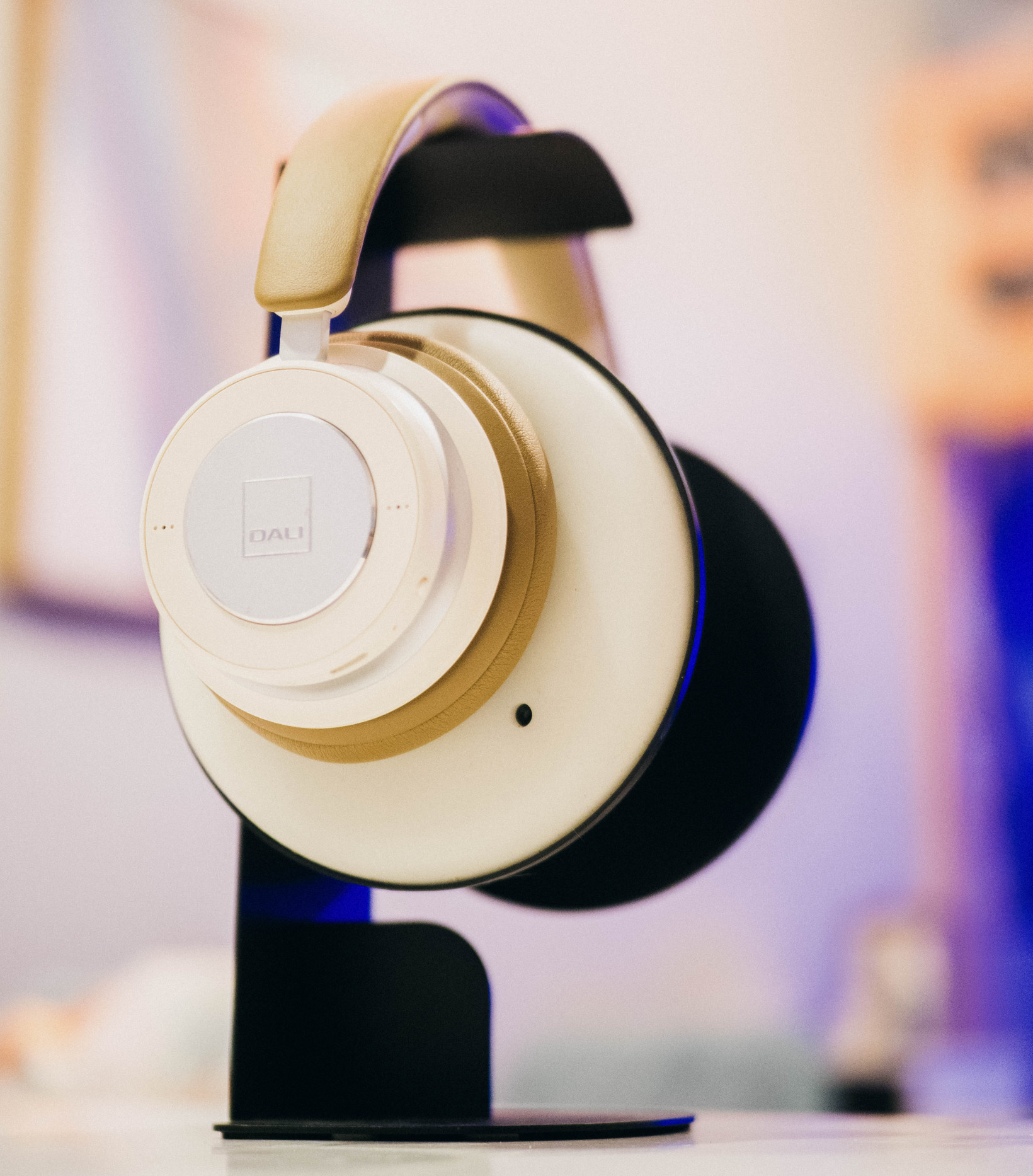 Review: Dali’s IO-6 are a new contender for best noise-canceling headphones 7