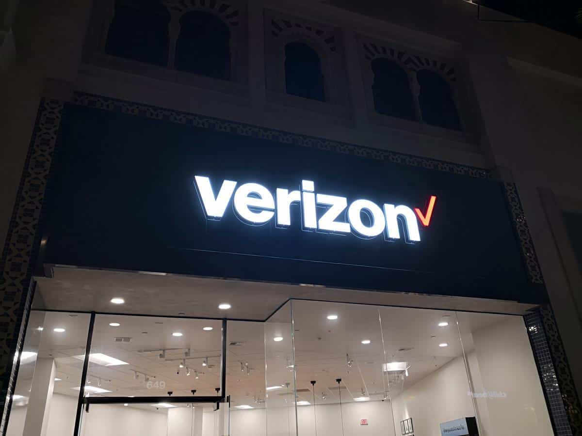 A Verizon salesman says the abuse is getting worse 1