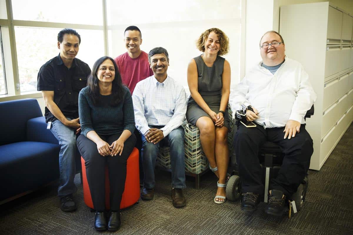 hawking-team.jpg